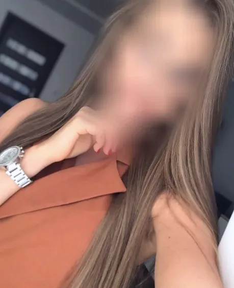 Anna, 28