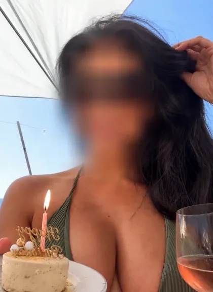 Carina, 40