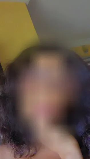 Ela, 33
