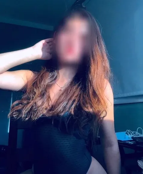Ela, 32