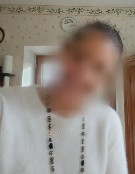 Emilia, 37
