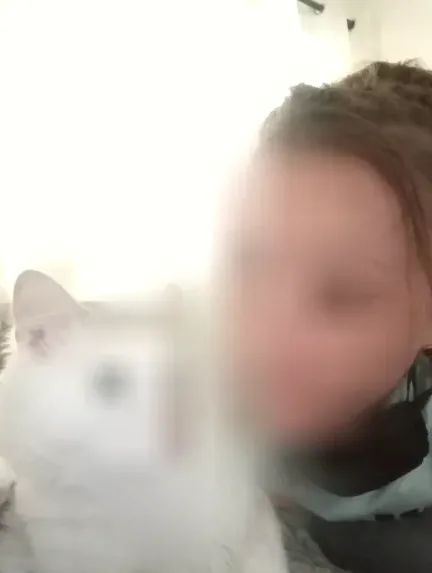 Esra, 38