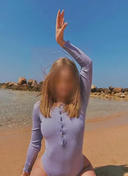 Helena, 27