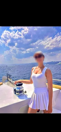 Jacqueline, 33