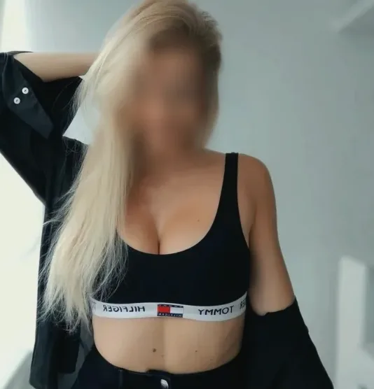 Jasmin, 32