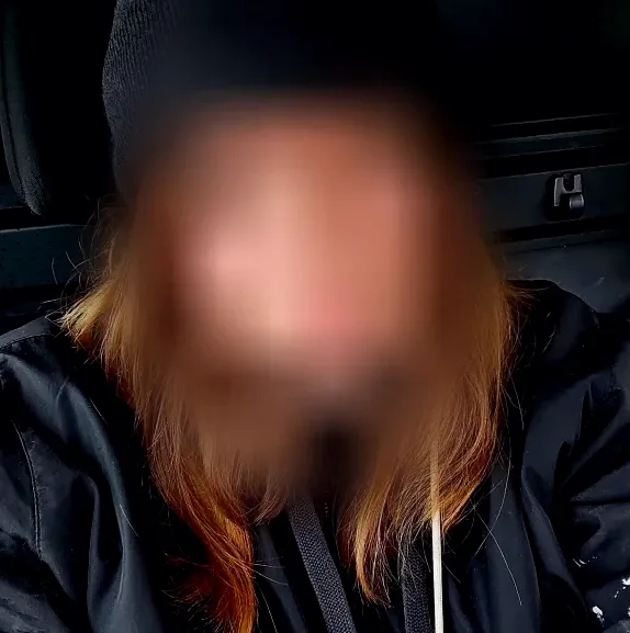 Julia, 28