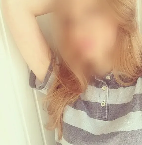 Kira, 27