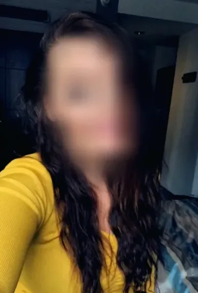Neele, 35