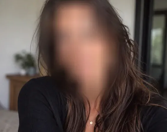 Pia, 38