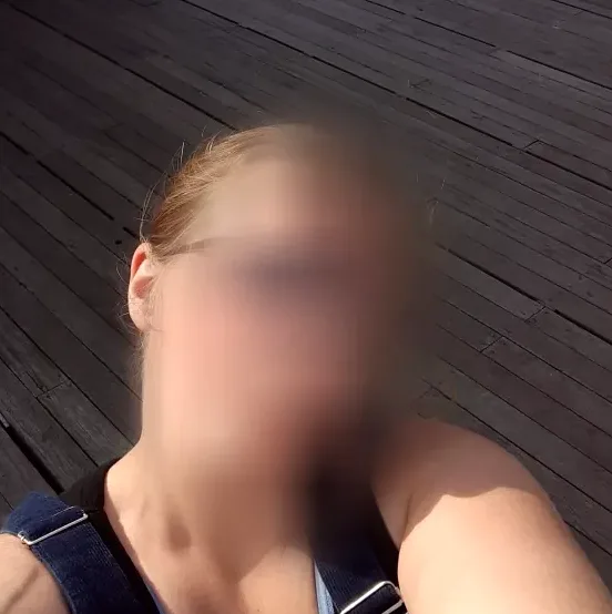 Sandra, 32