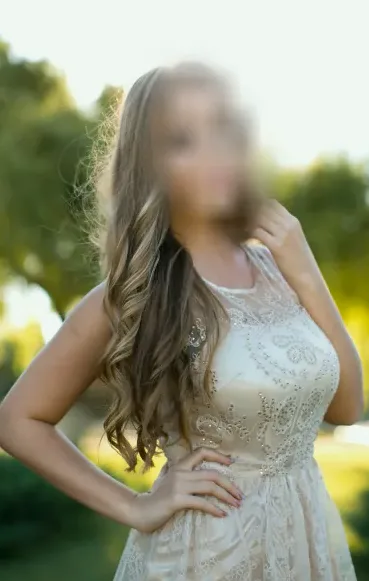 Sandra, 29