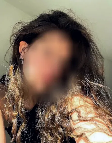 Sina, 19