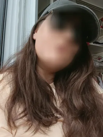 Sina, 32