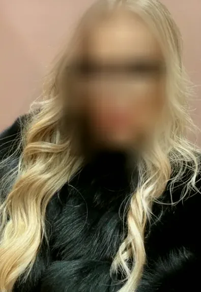 Stefanie, 32