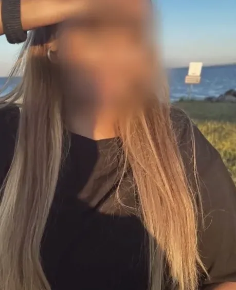 Stefanie, 20