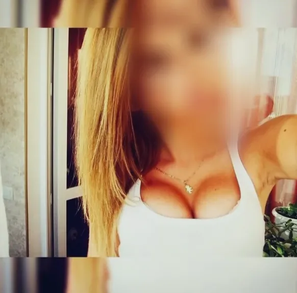 Viktoria, 28